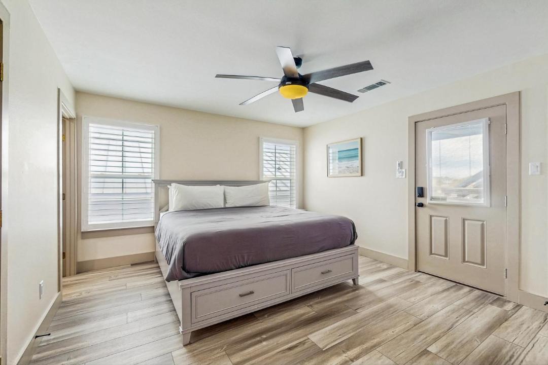 Photo of Bedroom in Galveston