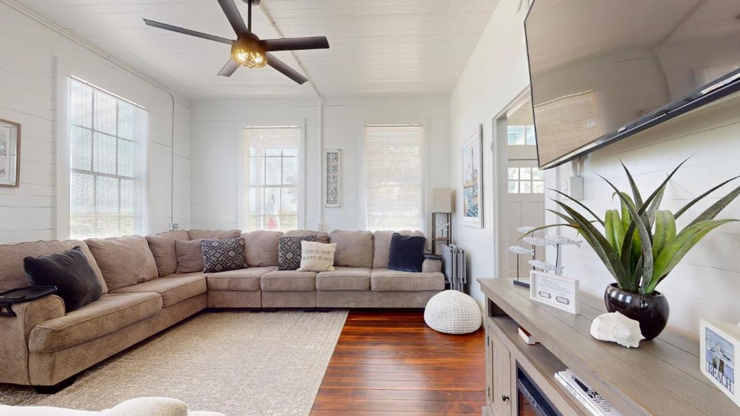 Photo of Livingroom in Galveston