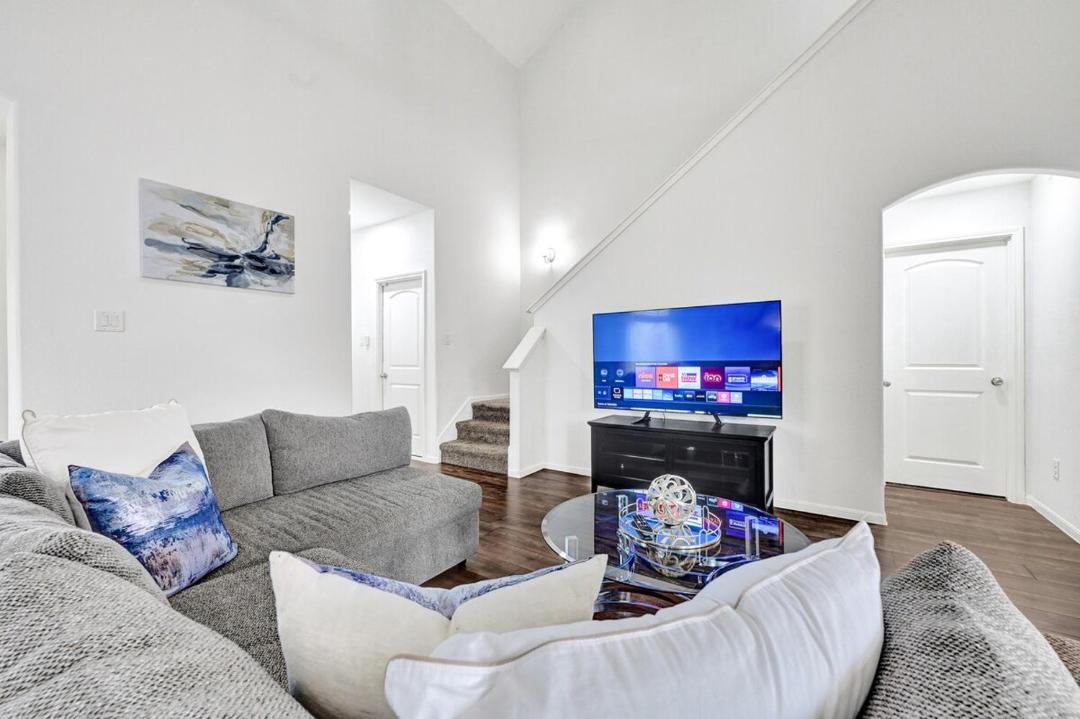 Photo of Livingroom in Channelview