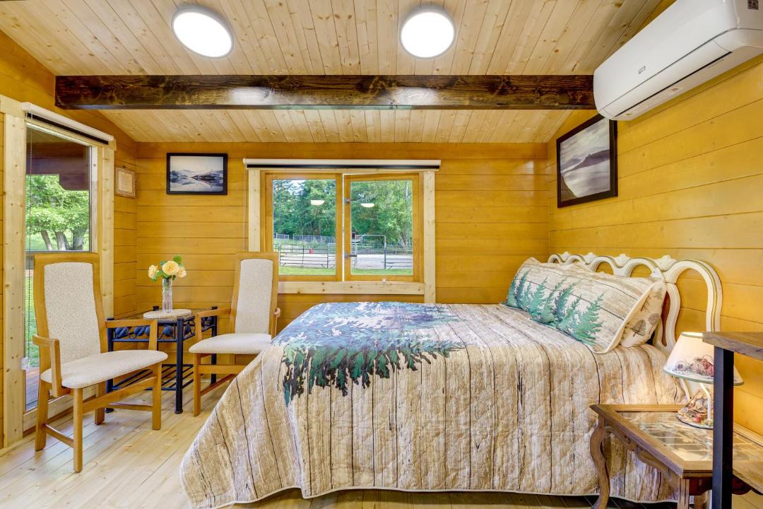 Photo of Bedroom in Clinton