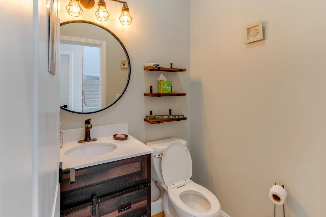 Photo of Bathroom in Buckeye Lake