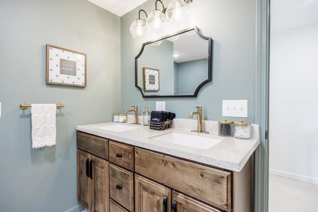 Photo of Bathroom in Town of Reading