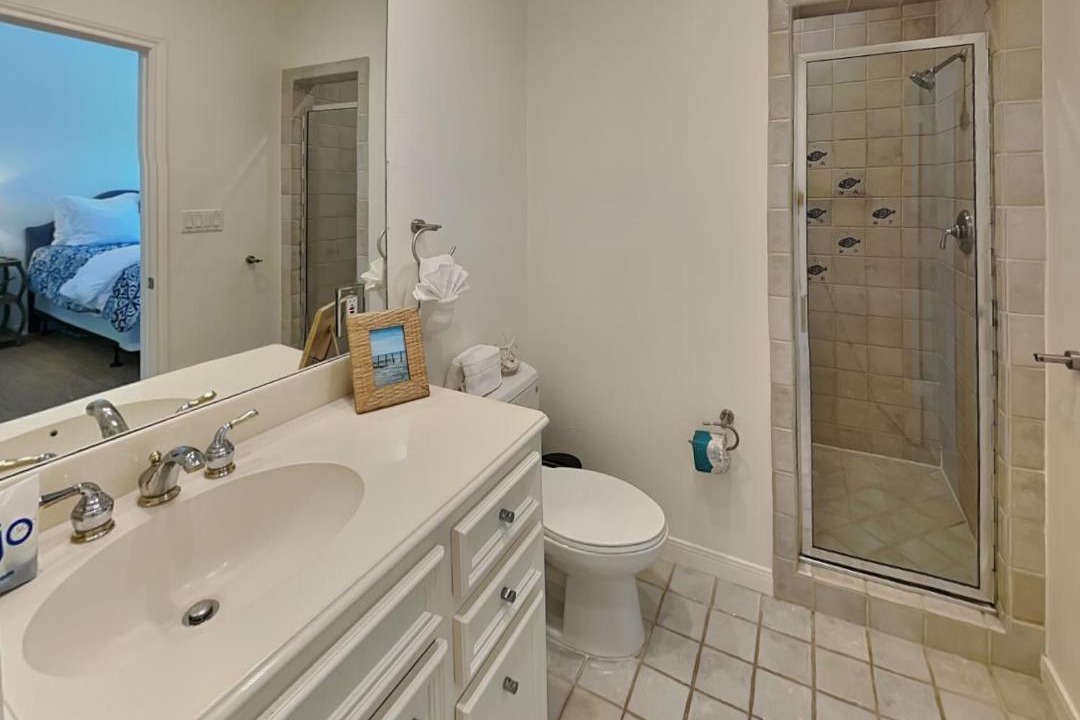 Photo of Bathroom in Pirates Beach