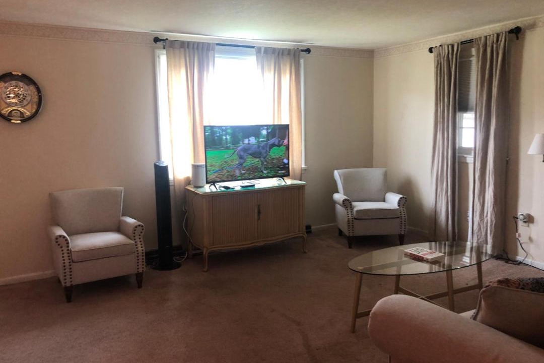 Photo of Livingroom in Harrisburg - Hershey