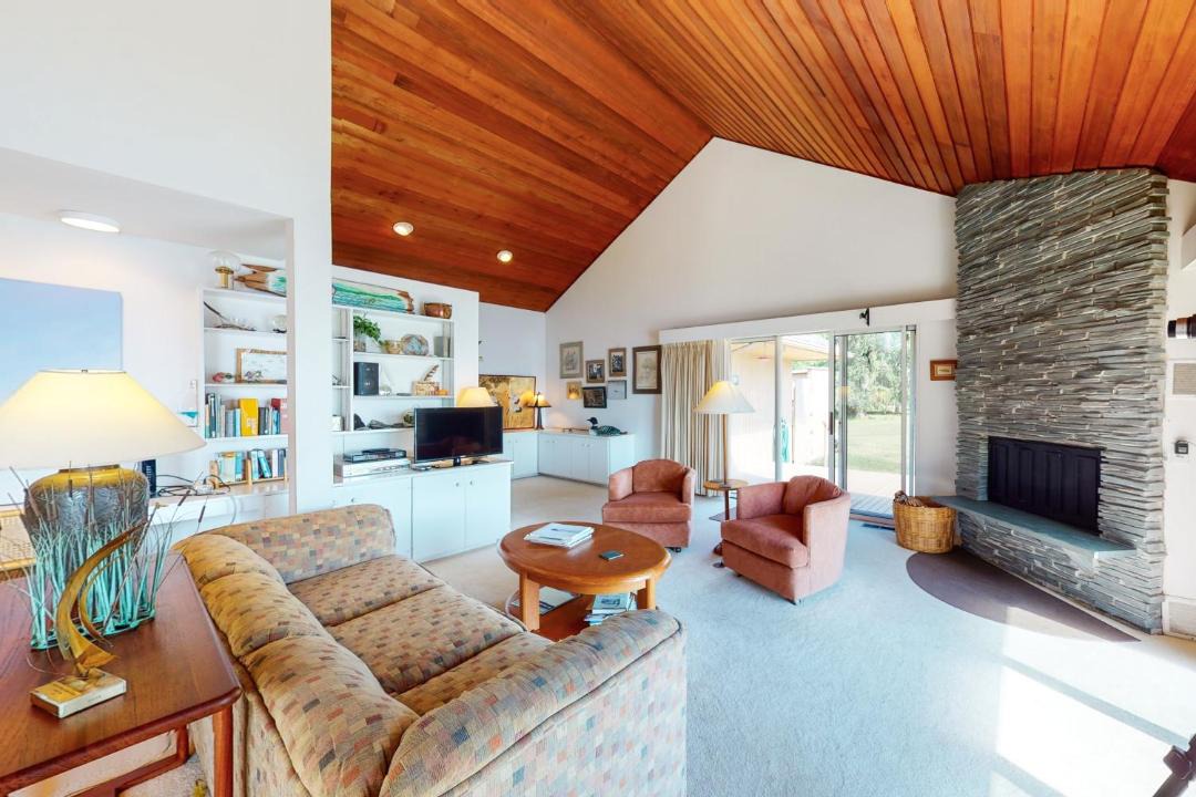 Photo of Livingroom in North Hero