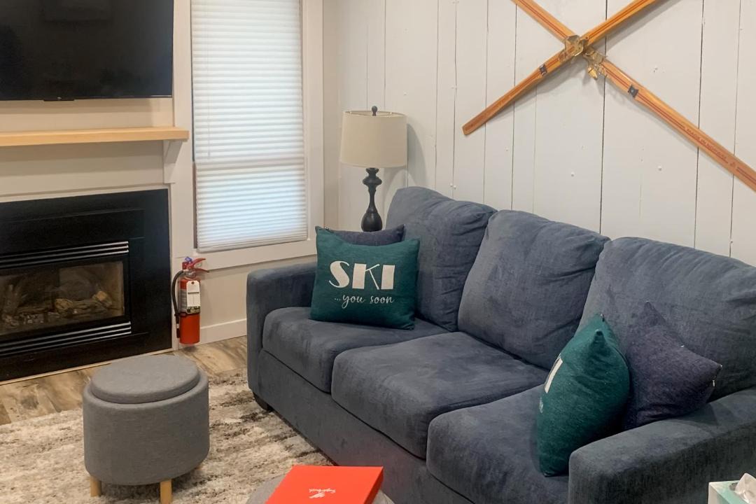 Photo of Livingroom in Warren