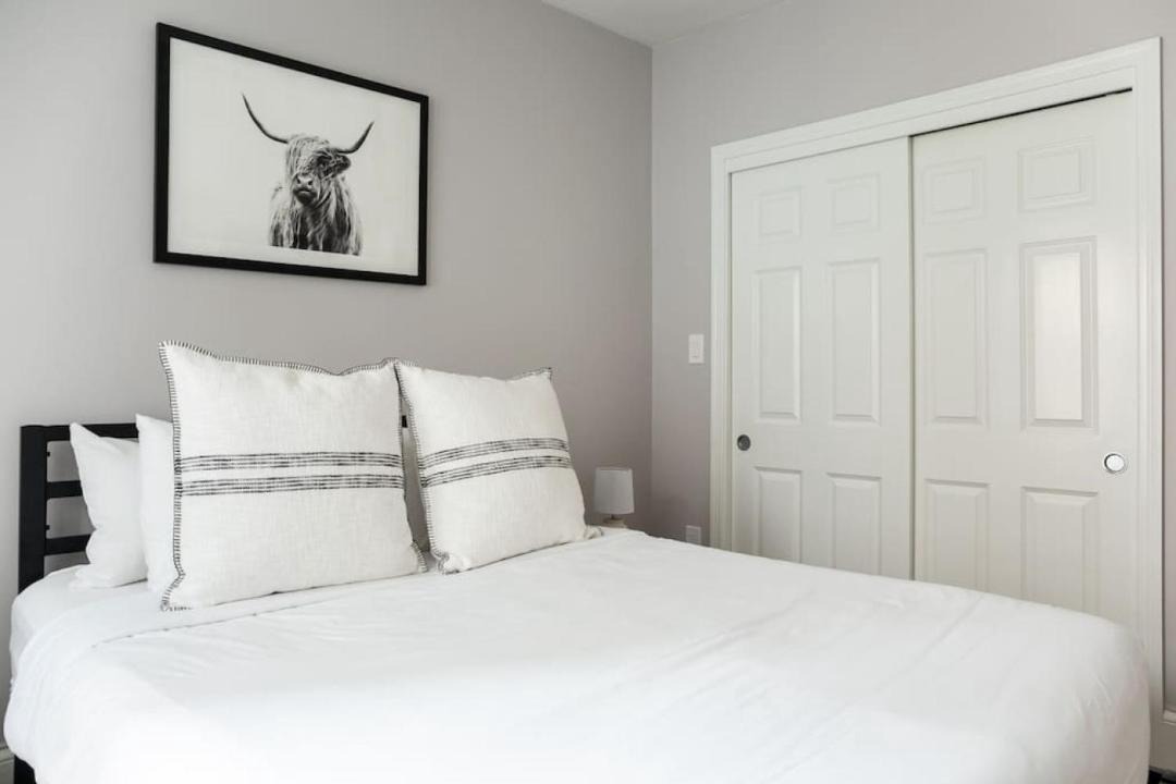 Photo of Bedroom in Theatre District