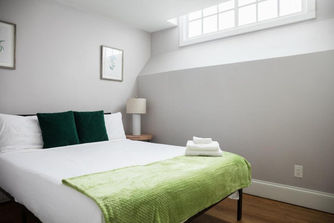 Photo of Bedroom in Theatre District