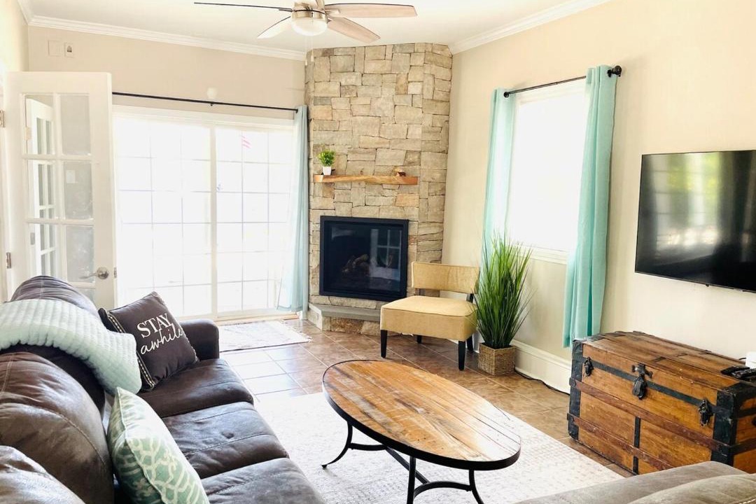 Photo of Livingroom in East Wakefield