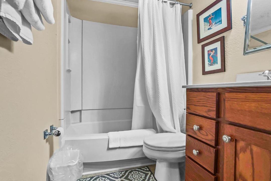 Photo of Bathroom in Snowshoe