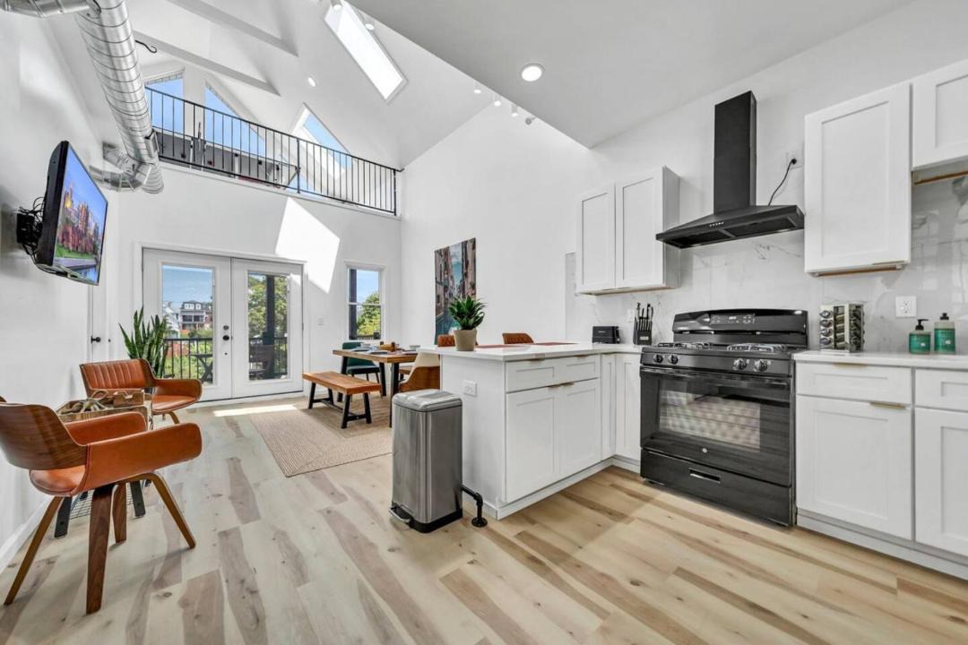 Photo of Kitchen in Front Park