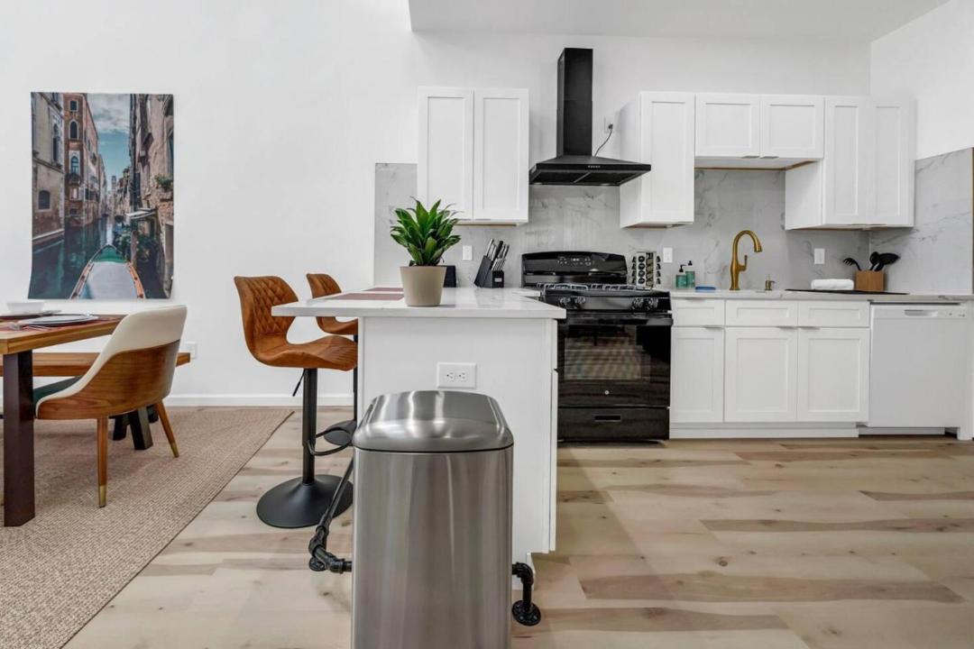 Photo of Kitchen in Front Park