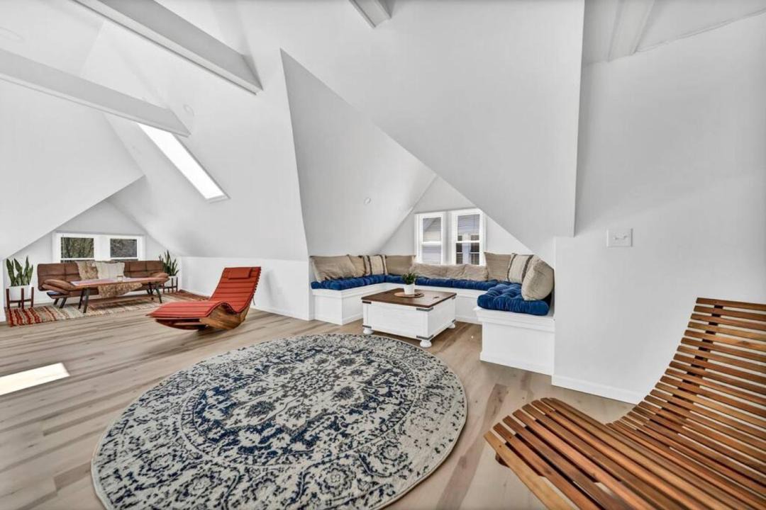 Photo of Livingroom in Lakeview