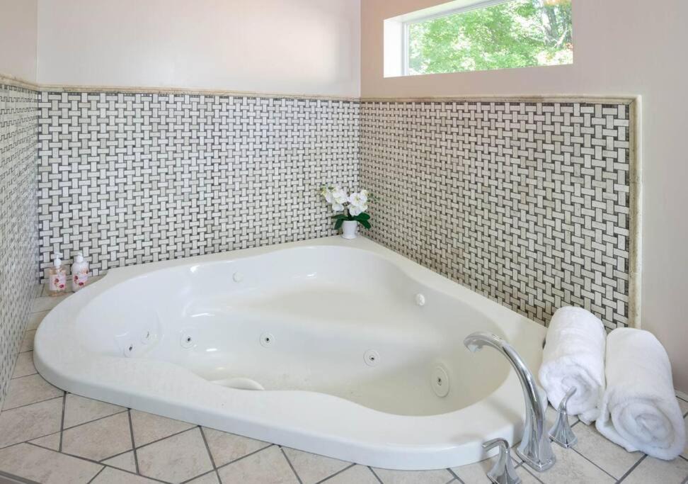 Photo of Bathroom in Bartlett
