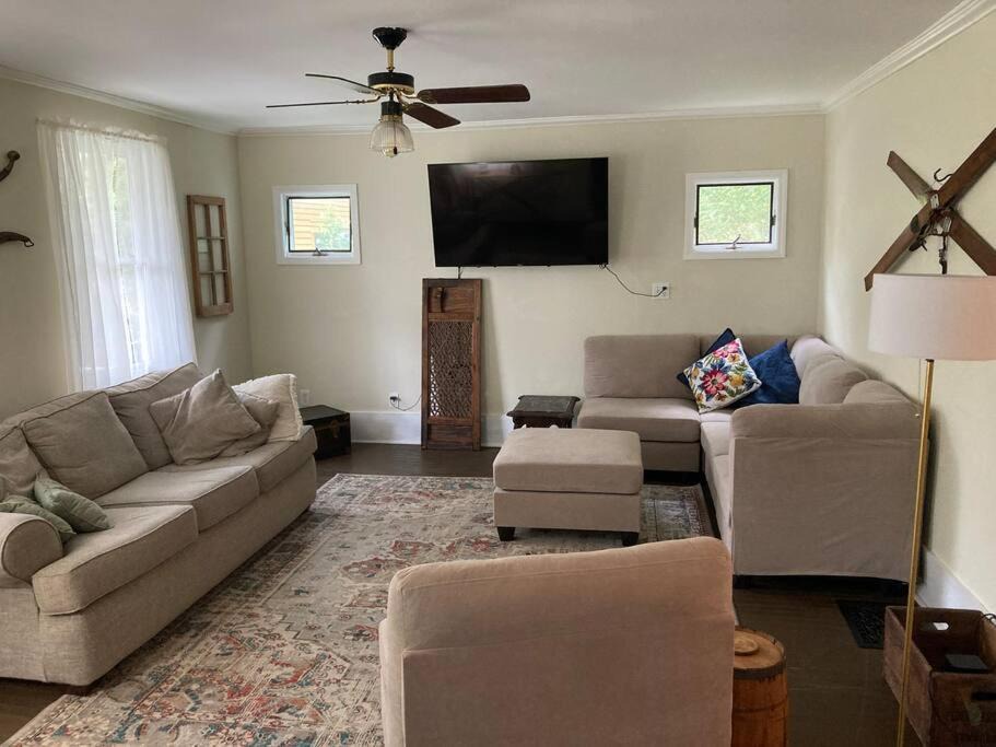 Photo of Livingroom in East Meredith