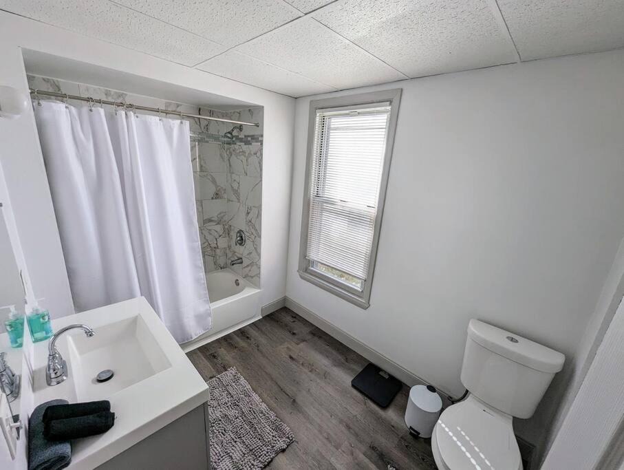 Photo of Bathroom in Stockade Historic District