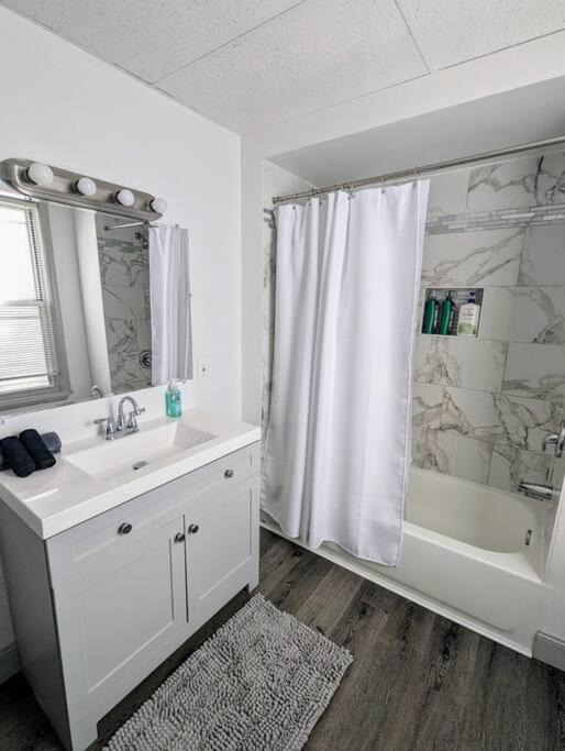Photo of Bathroom in Stockade Historic District
