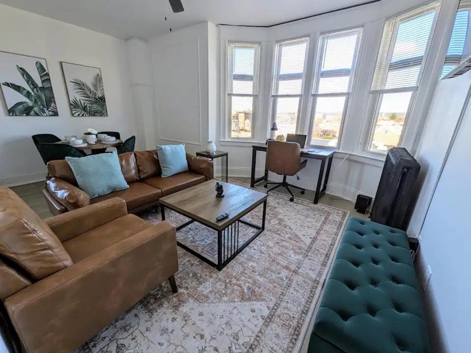 Photo of Livingroom in Seward Place