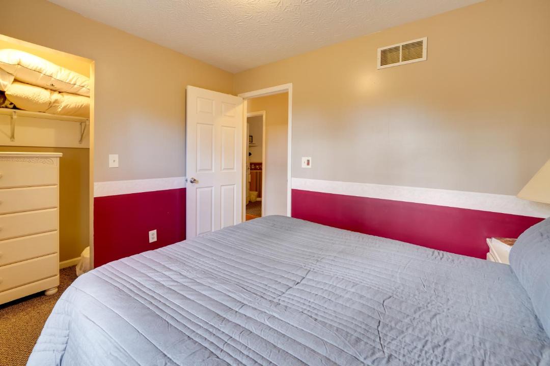 Photo of Bedroom in Rosedale
