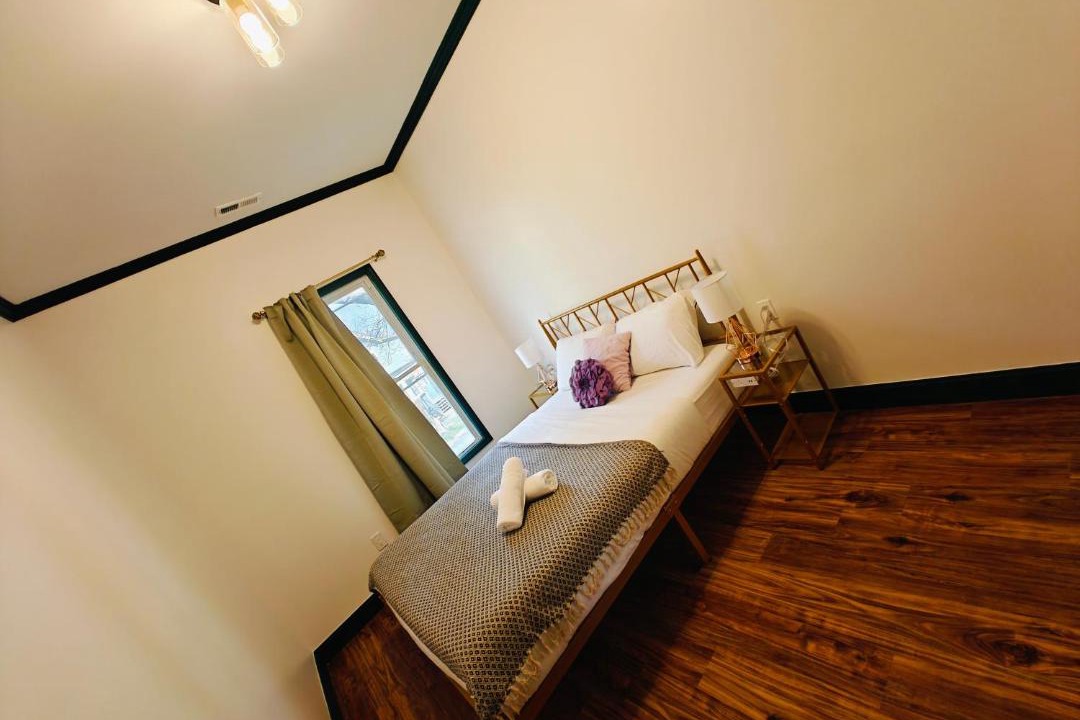 Photo of Bedroom in Downtown Niagara Falls