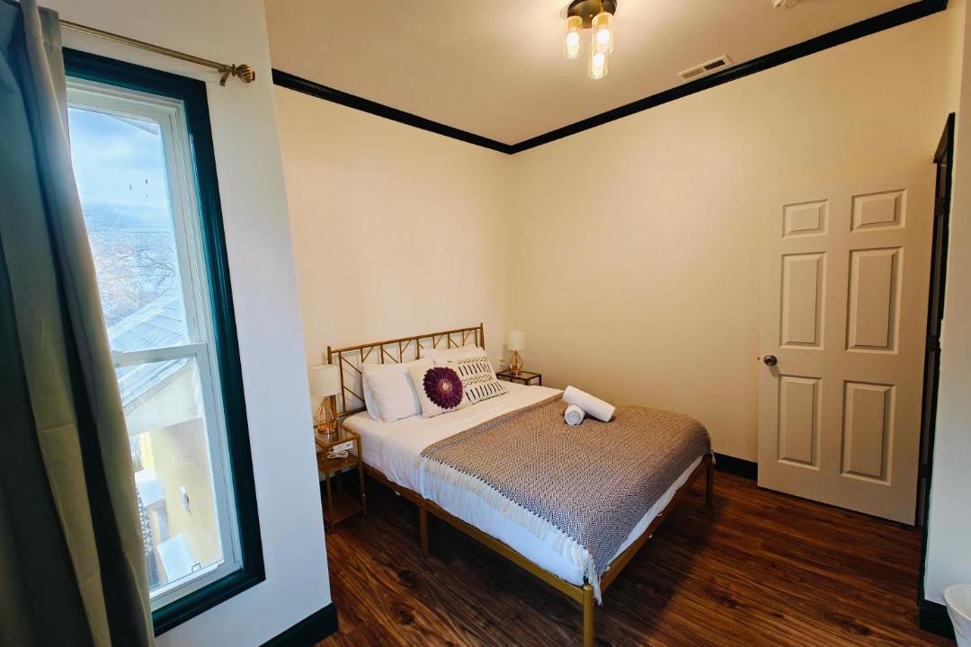 Photo of Bedroom in Downtown Niagara Falls