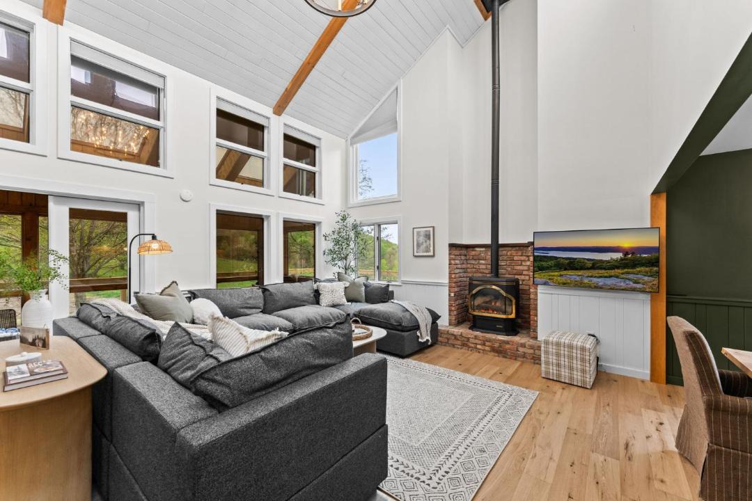 Photo of Livingroom in Ellicottville