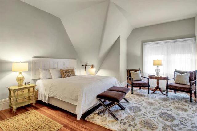 Photo of Bedroom in Buffalo