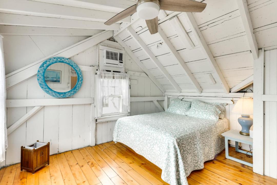 Photo of Bedroom in Westbrook Center