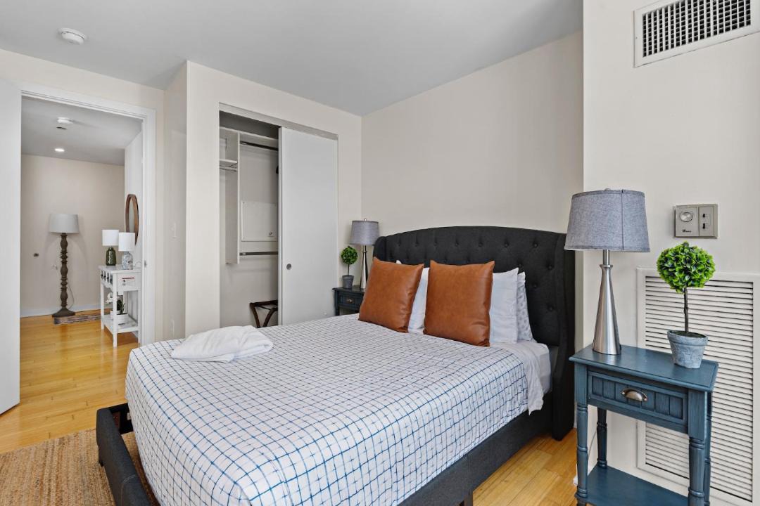Photo of Bedroom in Theatre District