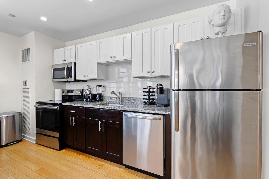 Photo of Kitchen in Theatre District