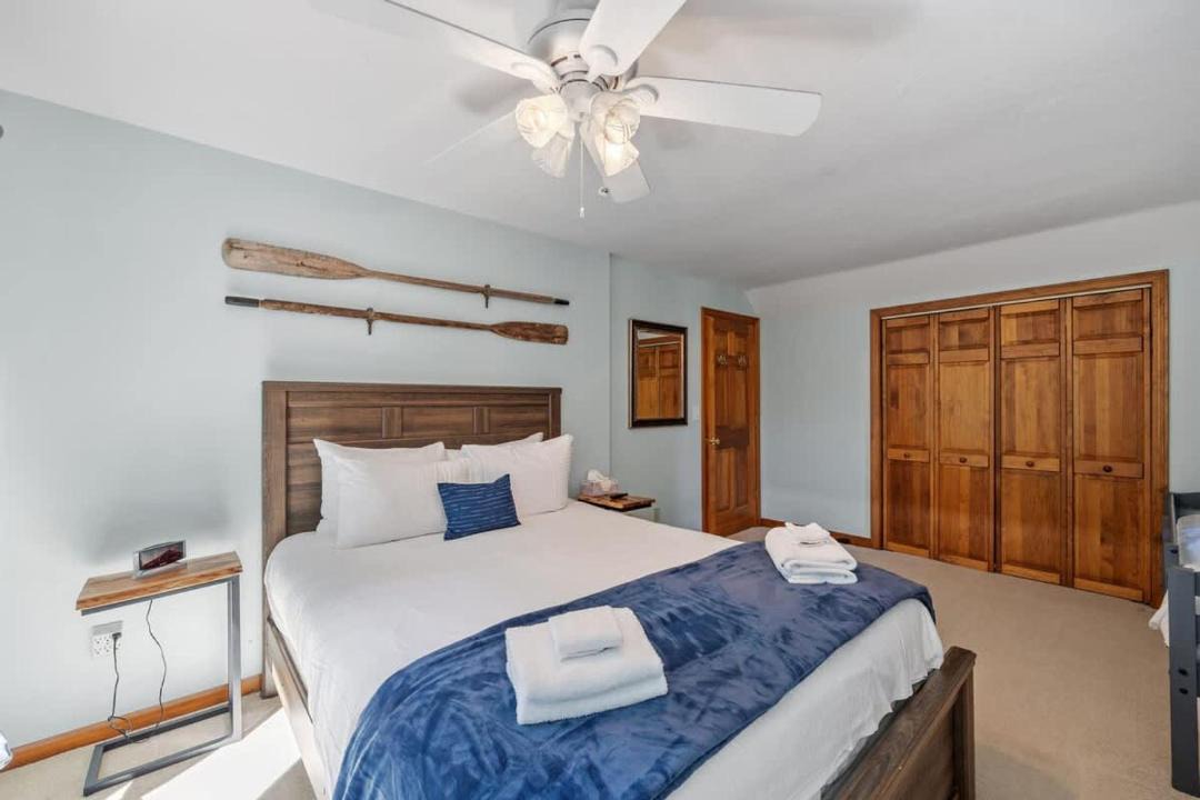 Photo of Bedroom in Moultonborough