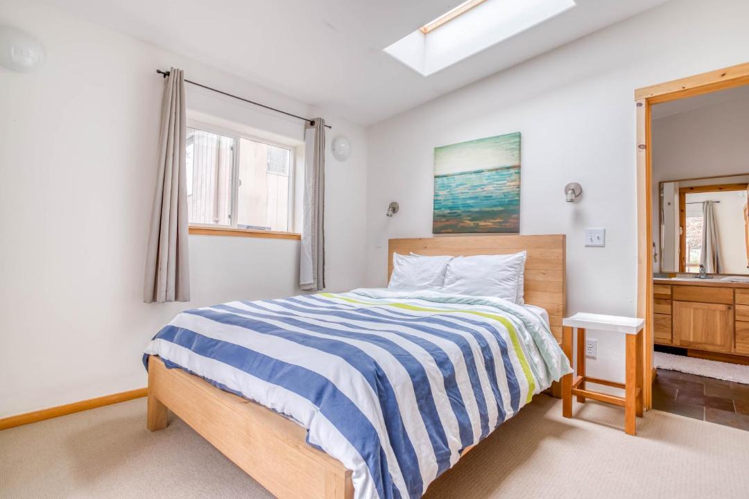 Photo of Bedroom in Neahkahnie Beach