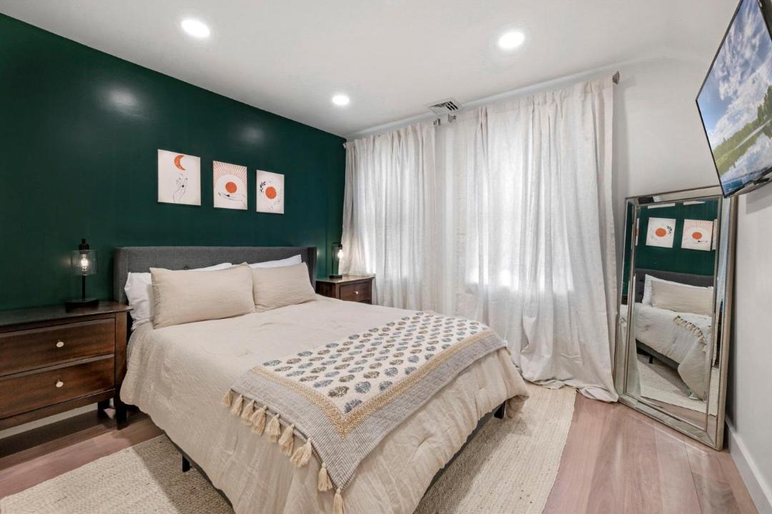 Photo of Bedroom in Salem