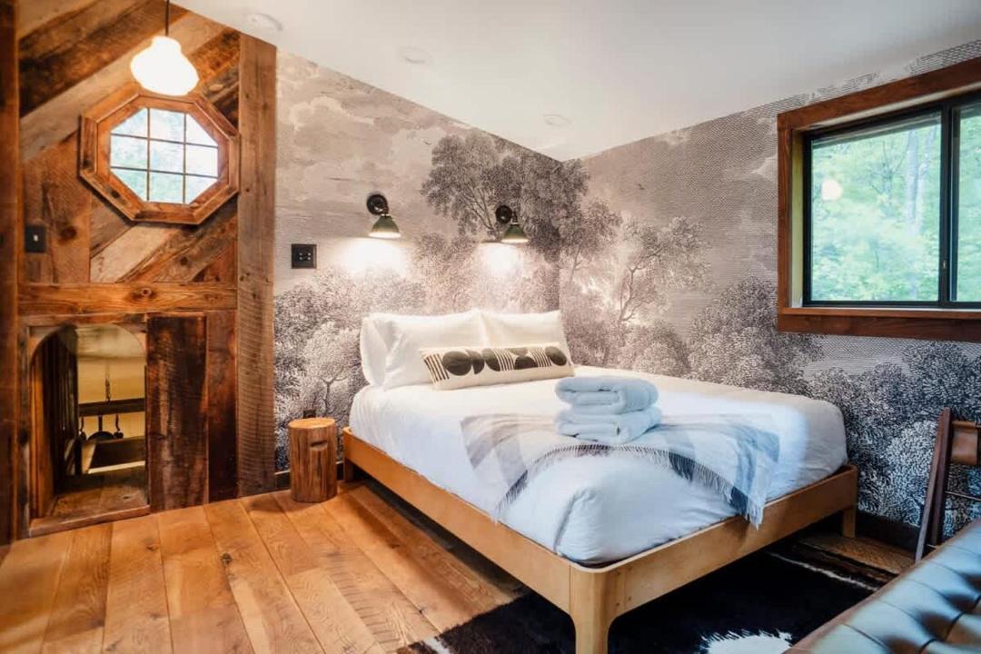 Photo of Bedroom in Lanesville