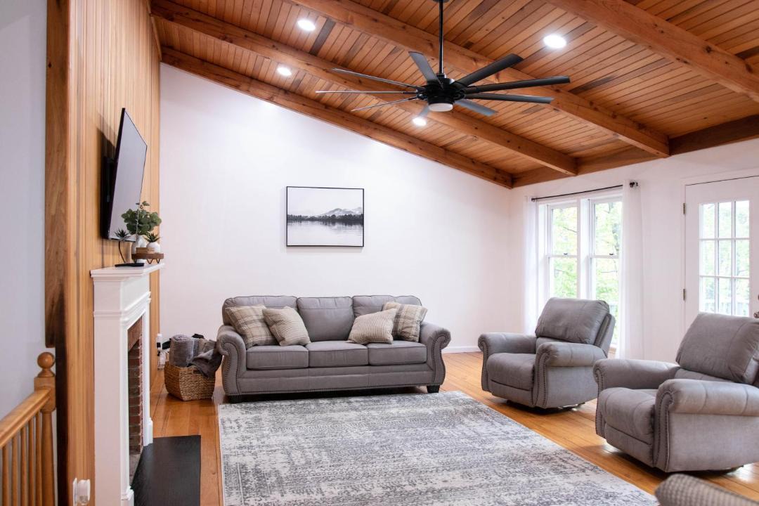Photo of Livingroom in Morehead