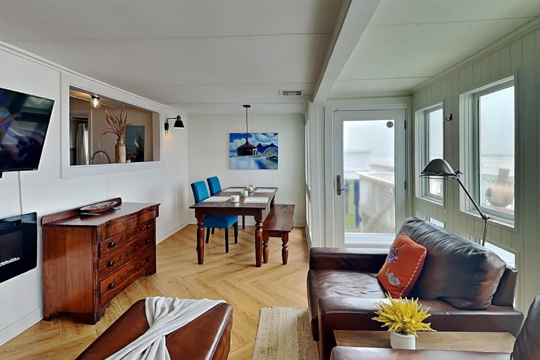 Photo of Livingroom in Bermuda Beach