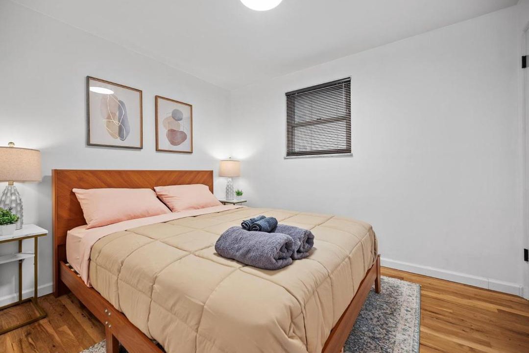 Photo of Bedroom in Squirrel Hill South