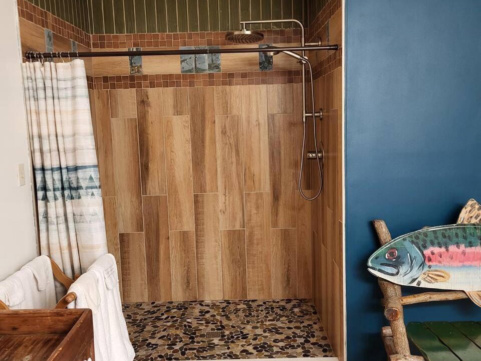 Photo of Bathroom in Alpine Lake