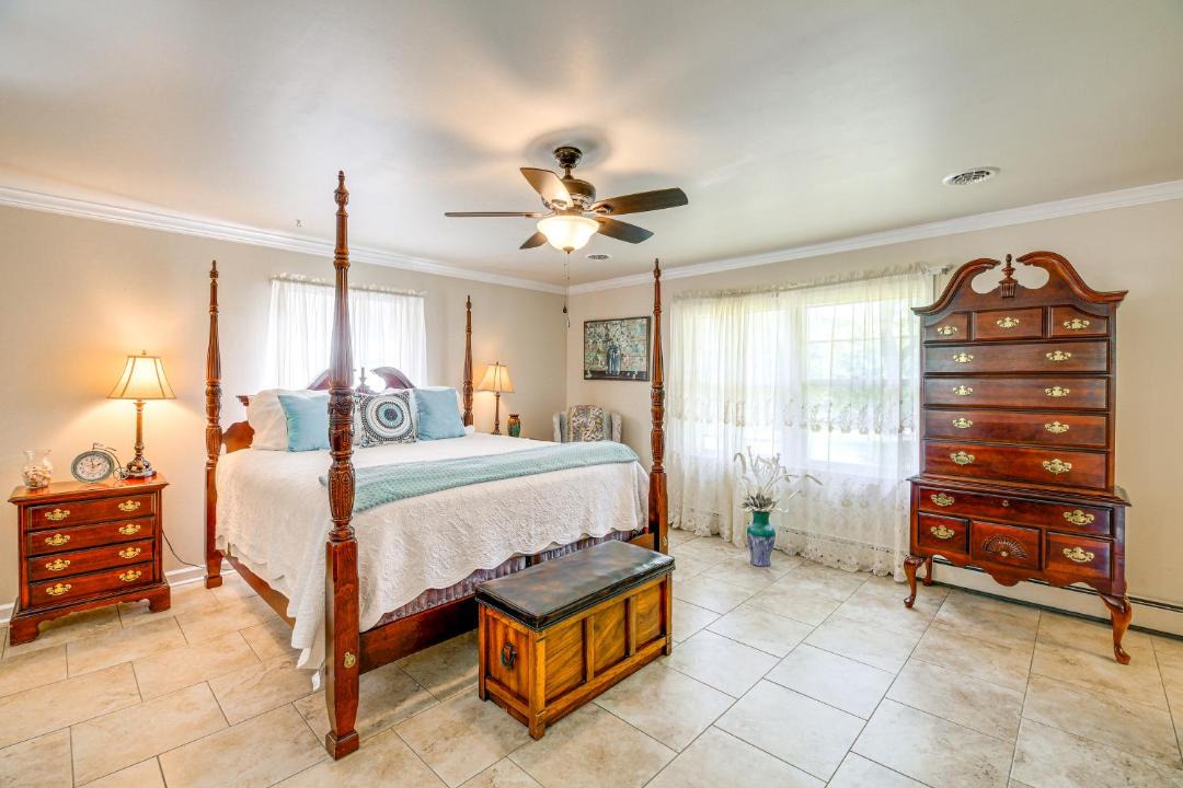 Photo of Bedroom in Laurel Springs