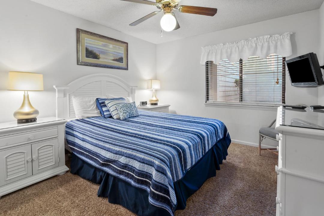 Photo of Bedroom in Cherry Grove Beach