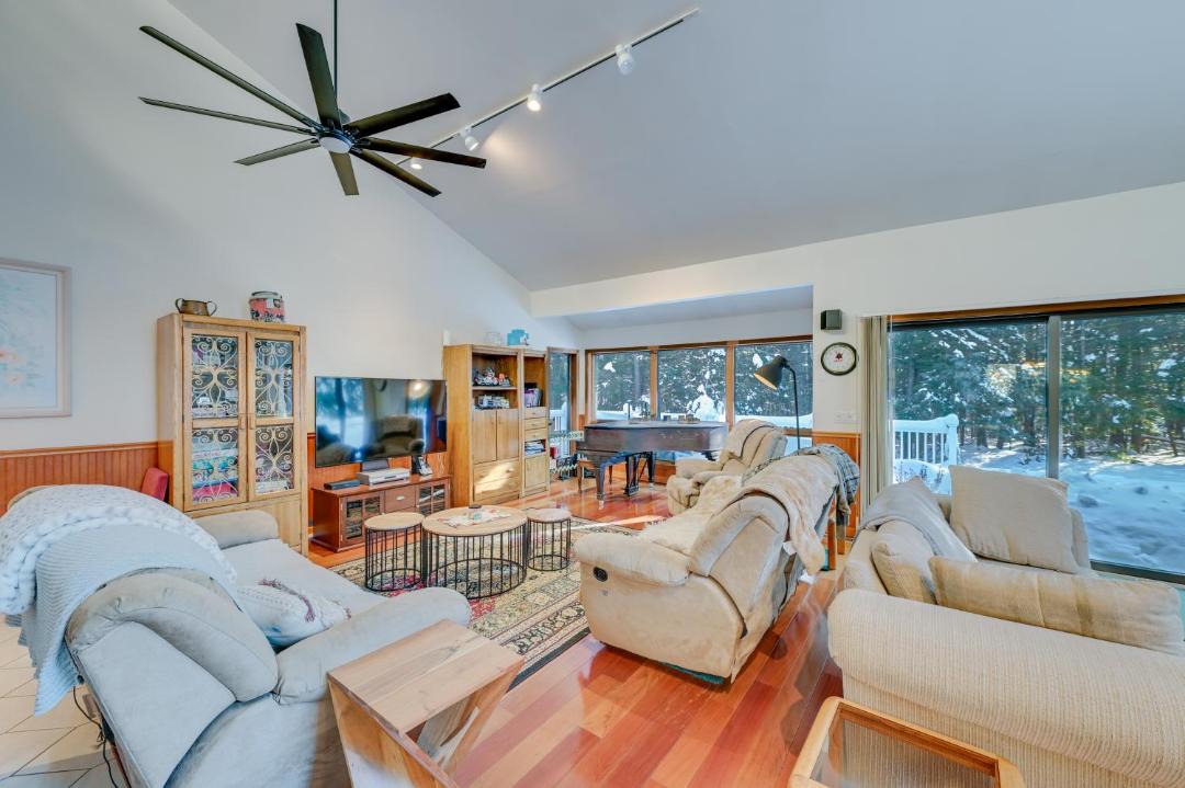 Photo of Livingroom in Tannersville