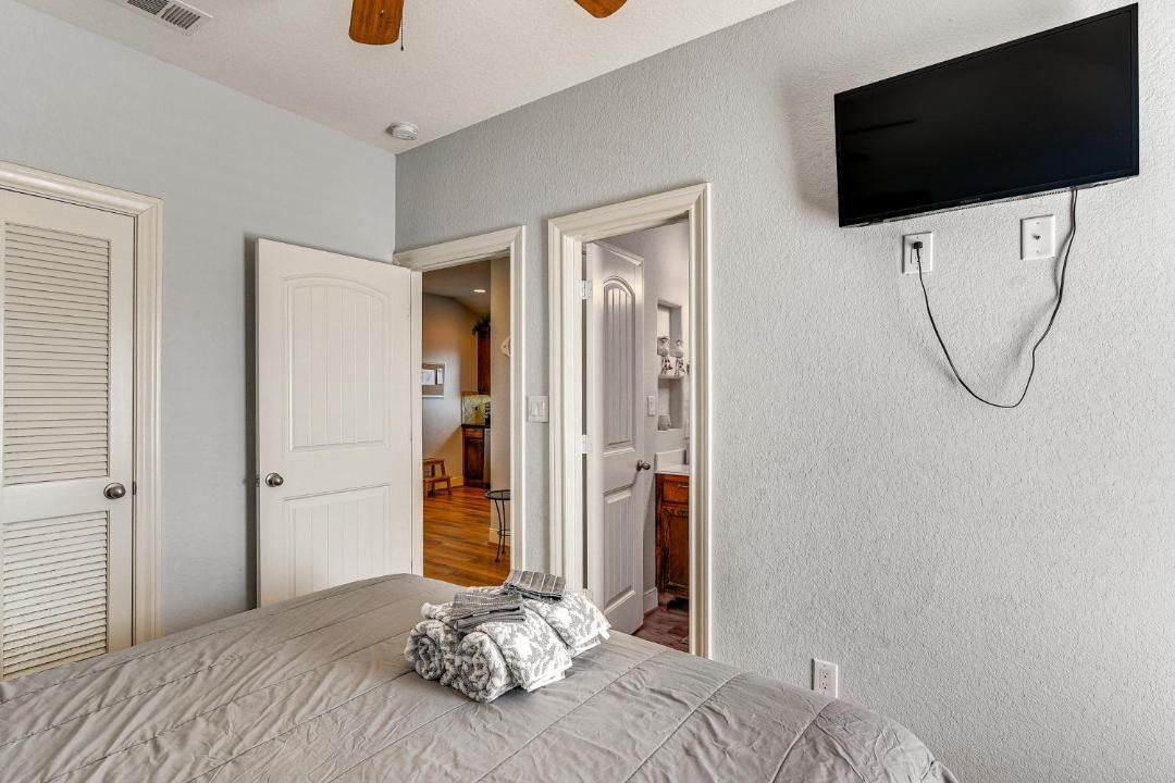 Photo of Bedroom in Jamaica Beach