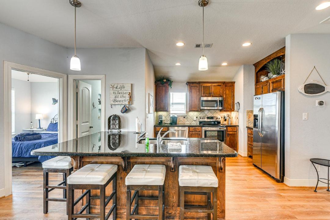 Photo of Kitchen in Jamaica Beach