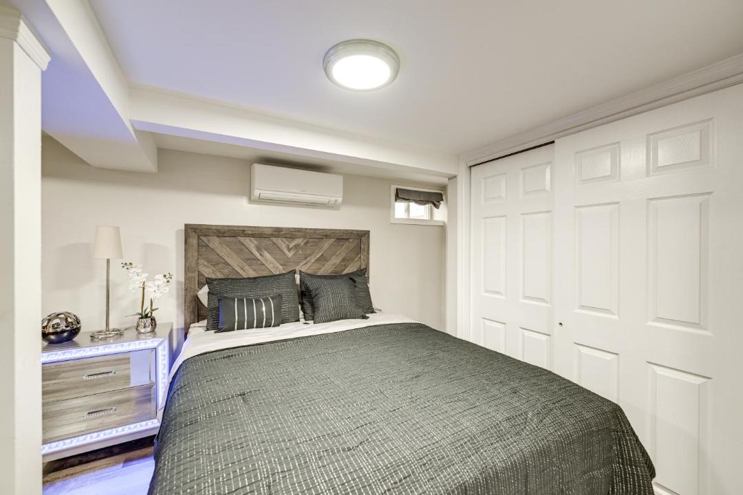 Photo of Bedroom in Floral Park