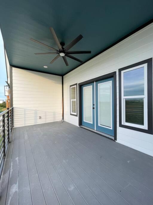 Photo of Patio Balcony in Pirates Beach West