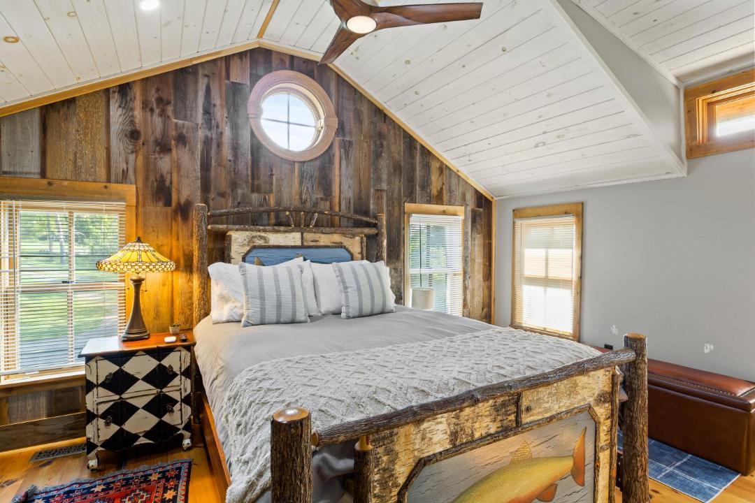 Photo of Bedroom in Rushville