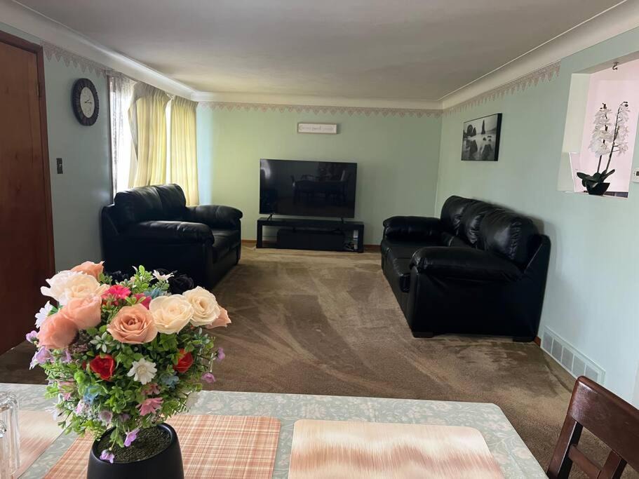 Photo of Livingroom in Cheektowaga