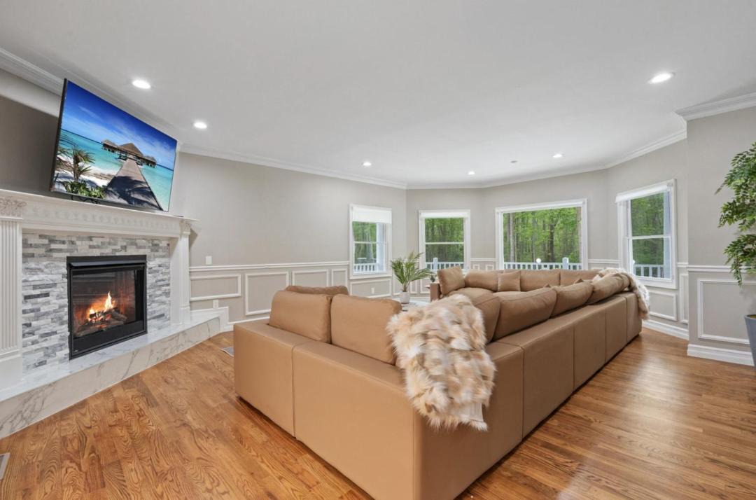 Photo of Livingroom in Bay Shore