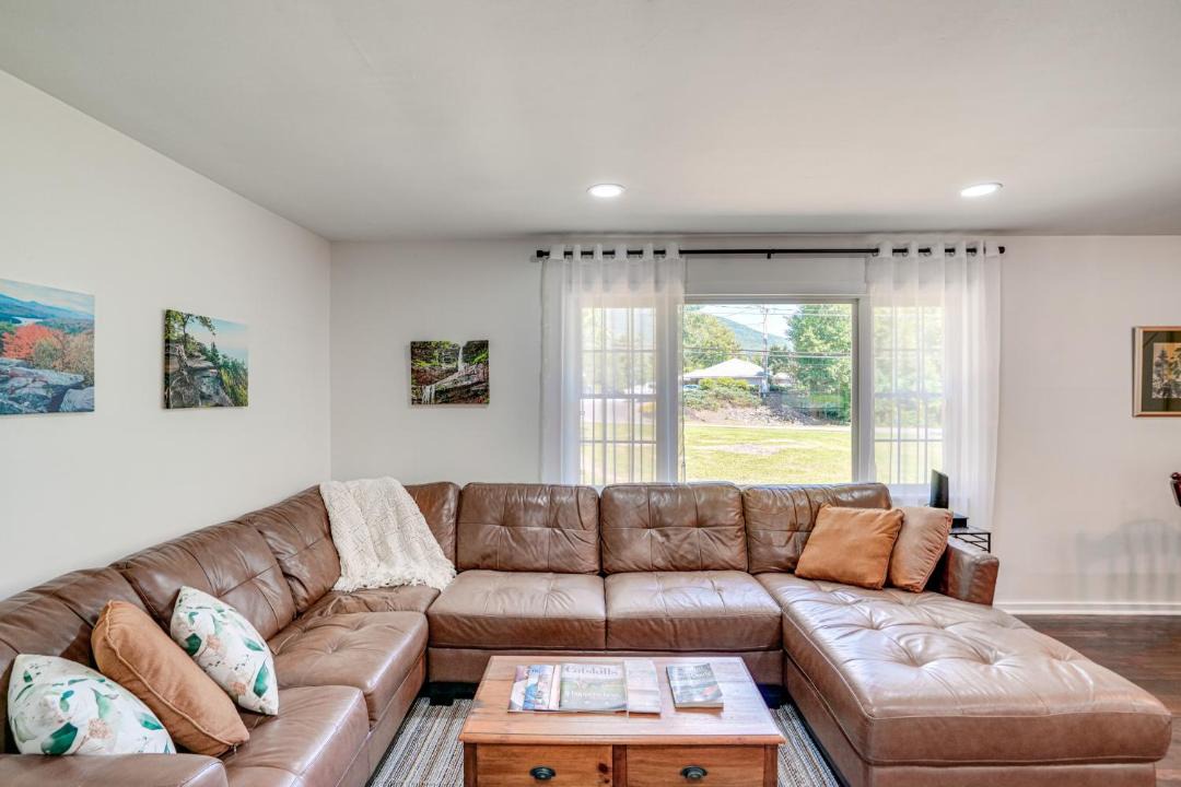 Photo of Livingroom in Palenville