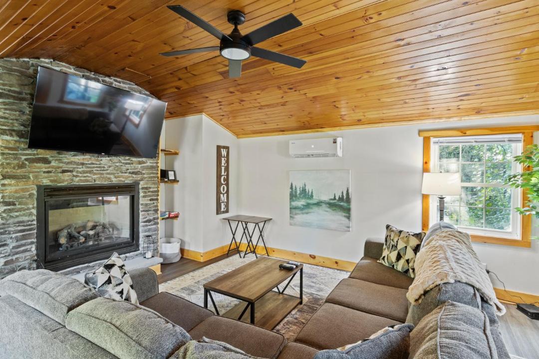 Photo of Livingroom in Canandaigua